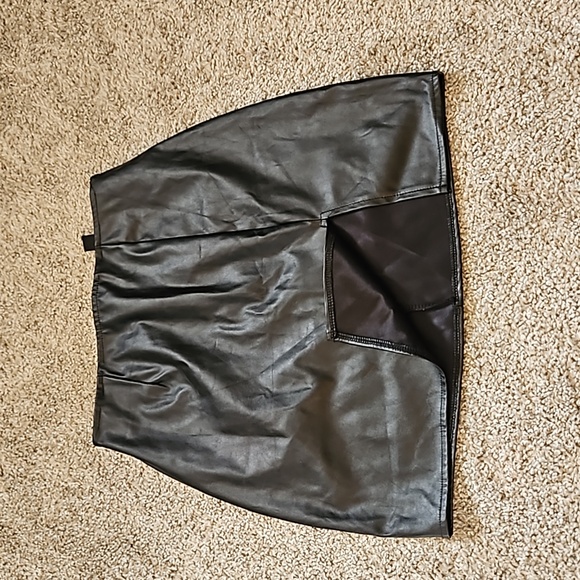 Windsor black mini skirt - Picture 2 of 8